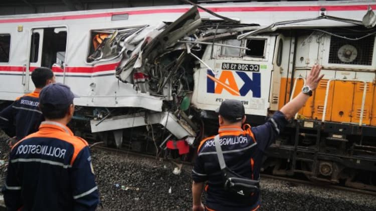 Indonesia Train Crash 14 Alors que les secouristes achèvent l’évacuation, la panique s’empare du pays aujourd’hui 2026